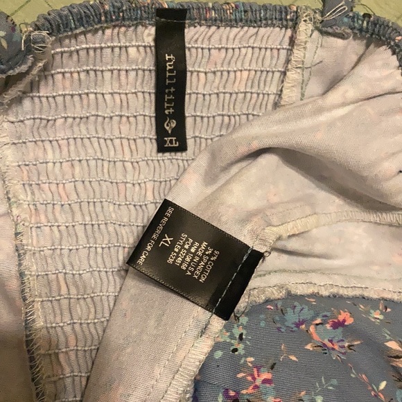 Cute floral bustier crop top - Picture 4 of 4